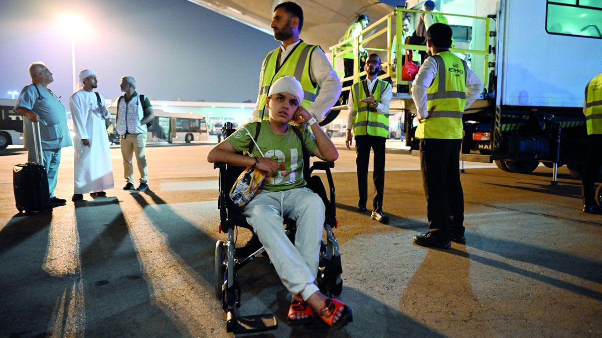 الامارات | الإمارات تستقبل الدفعة الـ 16 من الأطفال الفلسطينيين الجرحى ومرضى السرطان