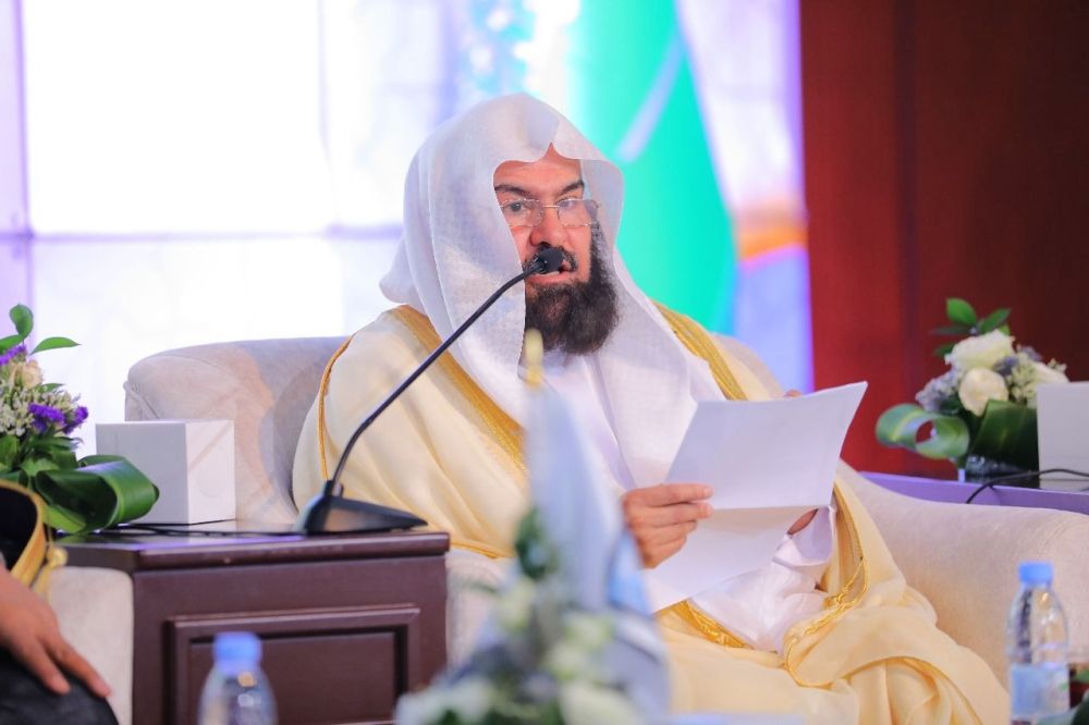 "السديس" يطالب بميثاق شرف  للإعلام الجديد ويجرِّم النيل من الرموز والقدوات