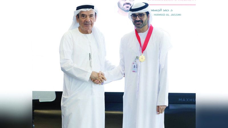 الامارات | جامعة الإمارات تكرّم الفائزين بجائزة الرئيس الأعلى للتميّز المؤسسي