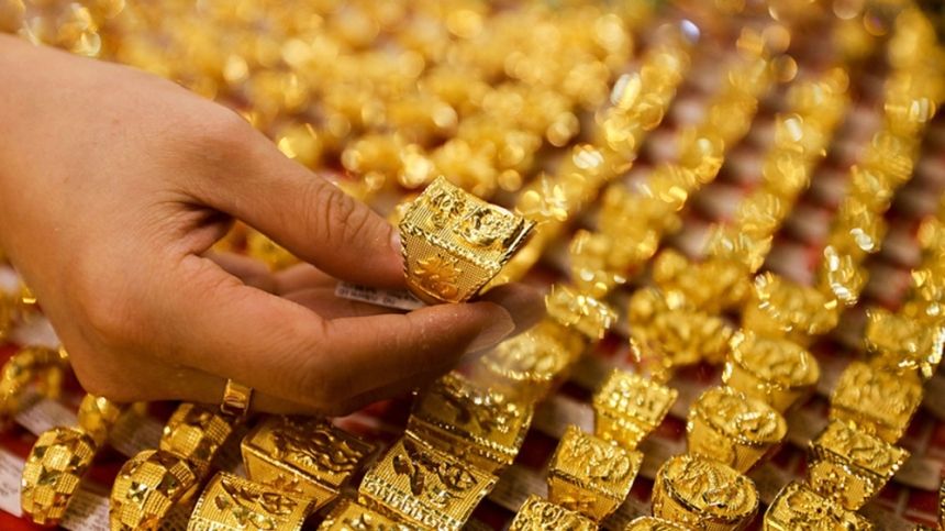 الذهب يستعيد بعض مكاسبه مع ترقب قرار أسعار الفائدة