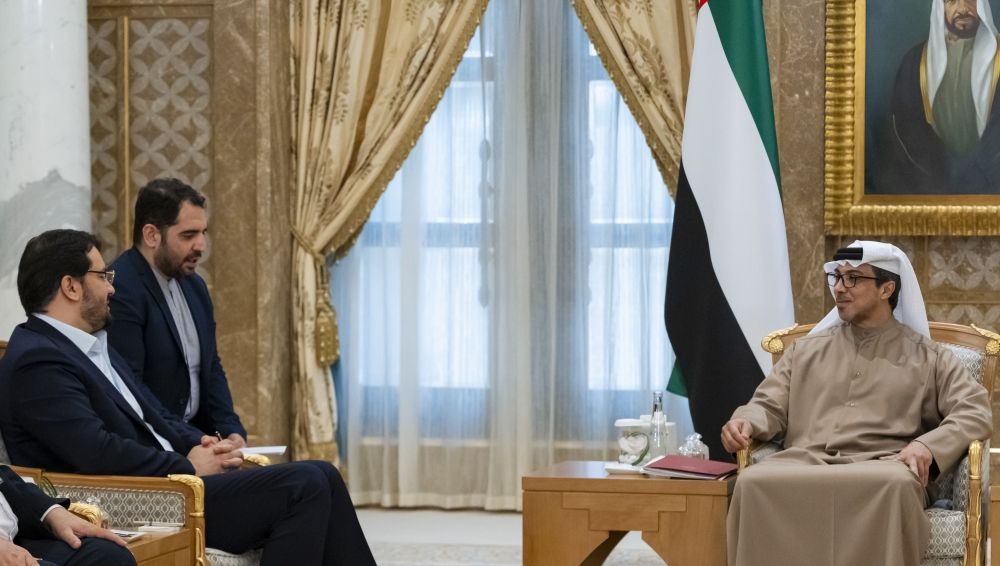 الامارات | منصور بن زايد يستقبل وزير الطرق وإعمار المدن الإيراني
