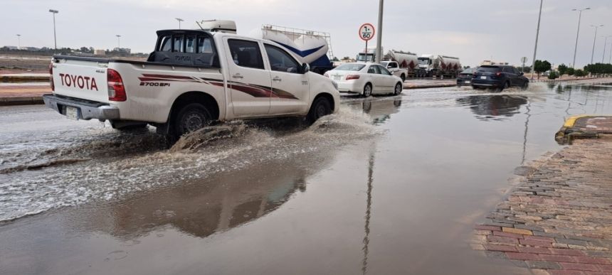 قانونيون: الأنظمة تكفل تعويض متضرري الأمطار والسيول