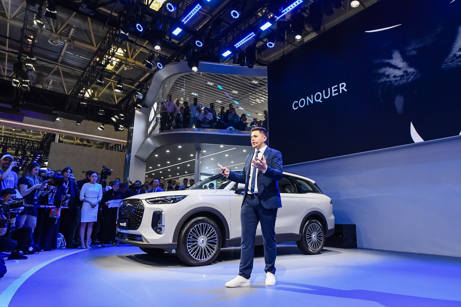 شيري تكشف عن السيارة "تيجو 9" PHEV 