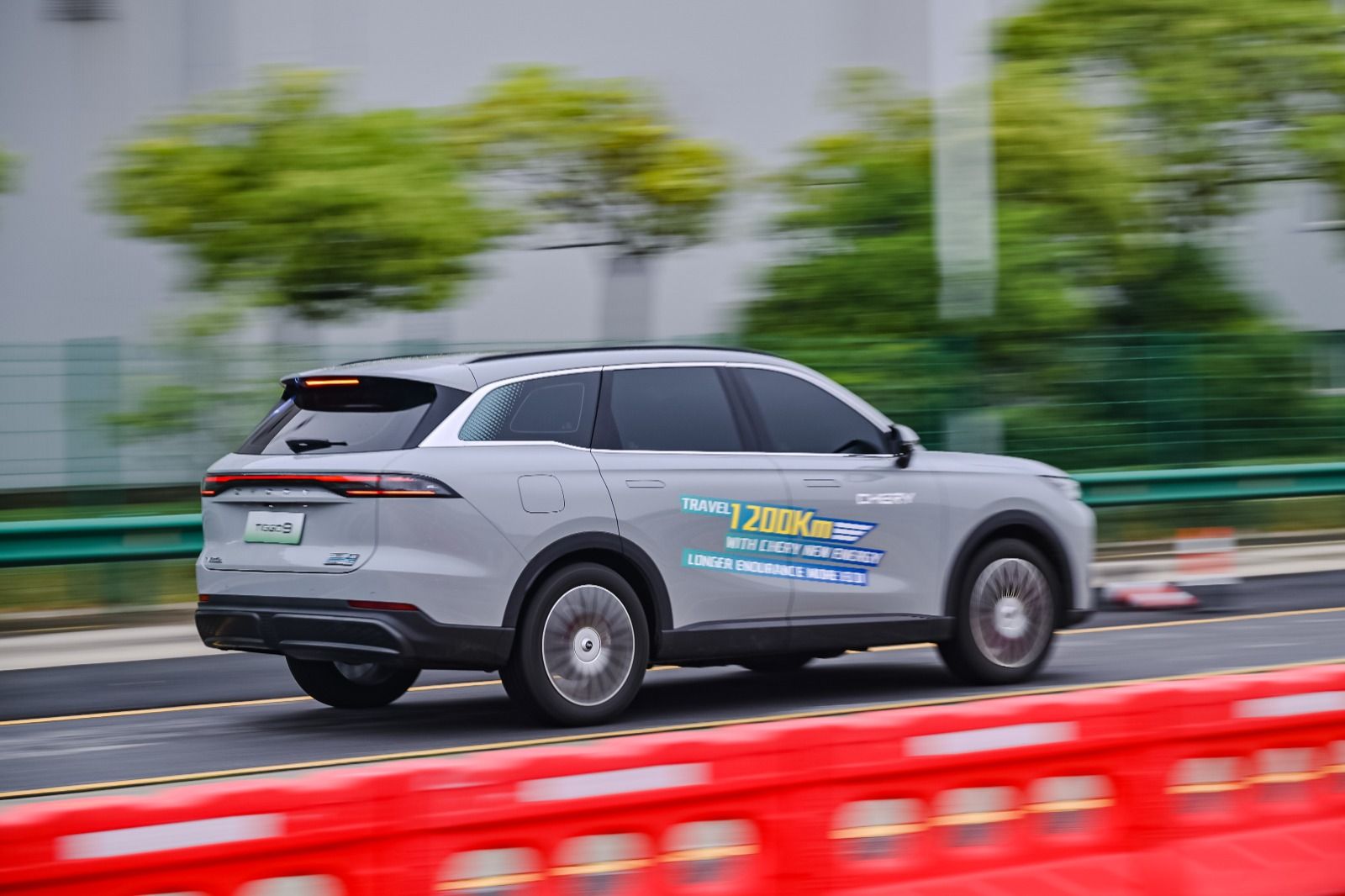 شيري تكشف عن السيارة "تيجو 9" PHEV 