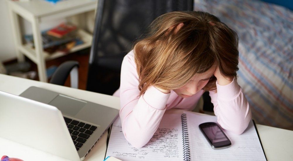 الامارات | التنمّر الإلكتروني ضد الأطفال بسبب الوزن.. واحدة من مخاطر وسائل التواصل الاجتماعي
