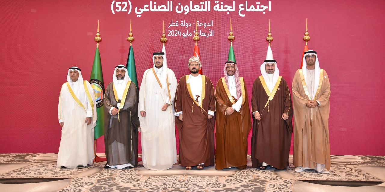 الخليج اليوم .. الإمارات تؤكد الحرص على توثيق العلاقات الخليجية لتعزيز النمو وتطوير القطاع الصناعي