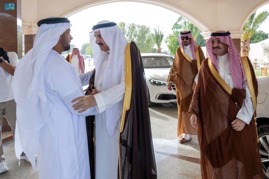 الأمير منصور بن متعب ينقل تعازي القيادة للرئيس الإماراتي في وفاة الشيخ طحنون بن محمد آل نهيان