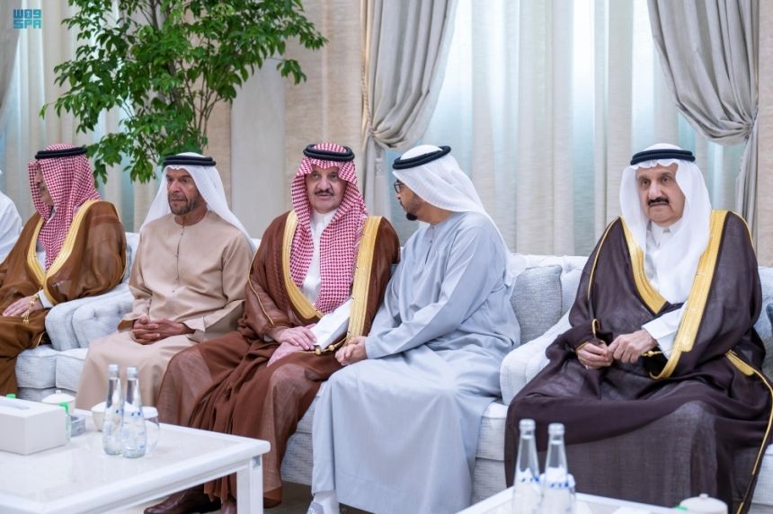 الأمير منصور بن متعب ينقل تعازي القيادة للرئيس الإماراتي في وفاة الشيخ طحنون بن محمد آل نهيان
