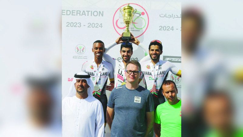 الامارات | عبدالله جاسم بطل سباق الدولة للدرّاجات