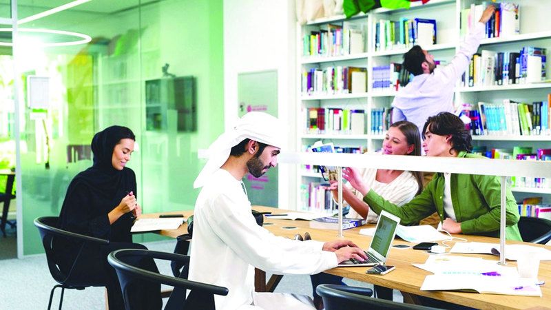الامارات | أكاديميون: اختيار التخصصات المطلوبة في سوق العمل يدعم فرص الطلبة الملتحقين بالجامعات