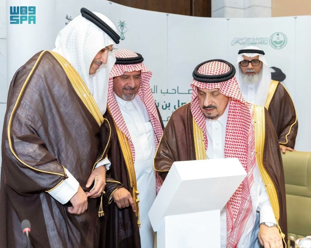 بأكثر من 2.8 مليار ريال.. أمير منطقة الرياض يدشن 30 مشروعًا تنمويًا للطرق