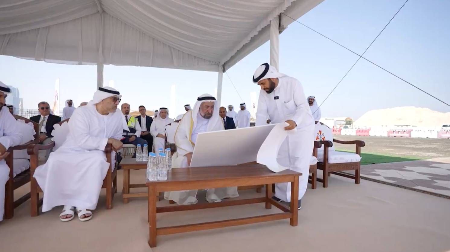 الامارات | حاكم الشارقة يتفقد مشروع قناة اللية المائية