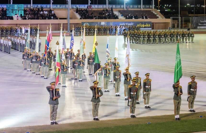 وزير الدفاع يرعى حفل تخريج الدفعة 21 من طلبة كلية الملك عبدالله للدفاع الجوي