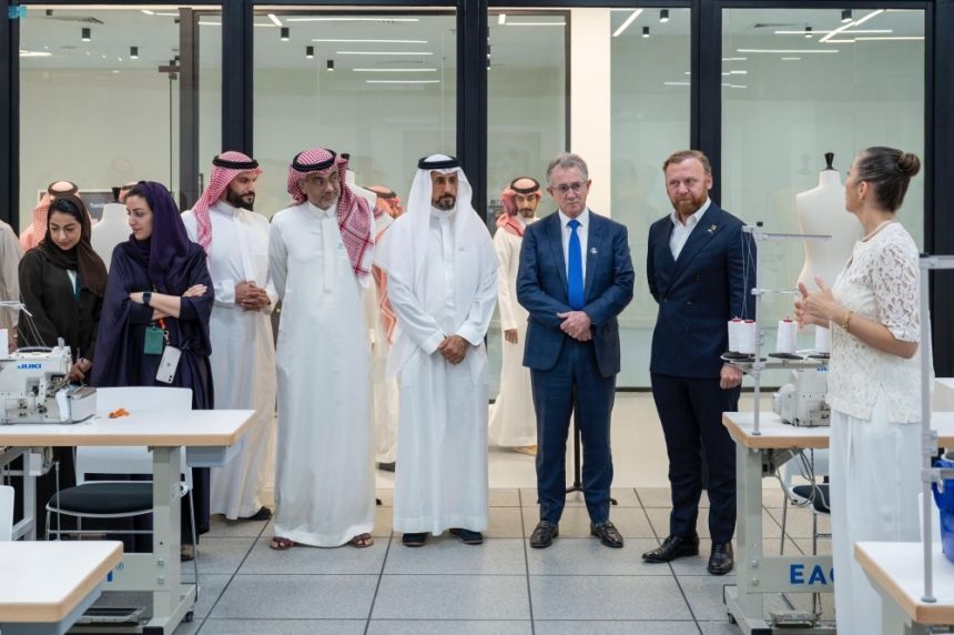مبادرة غير مسبوقة.. إطلاق أول أستوديو لتطوير الأزياء في الرياض