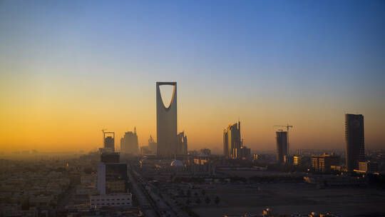 الخليج اليوم .. وزير المالية السعودي: عجز الميزانية "مقصود"