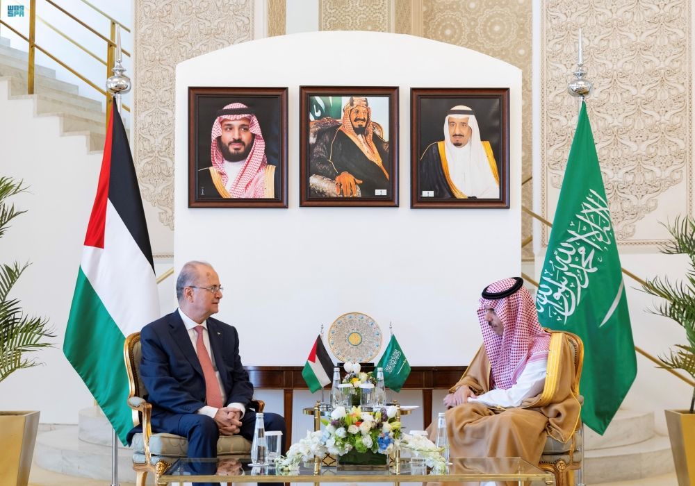 وزير الخارجية يبحث التطورات في غزة ورفح مع رئيس الوزراء الفلسطيني