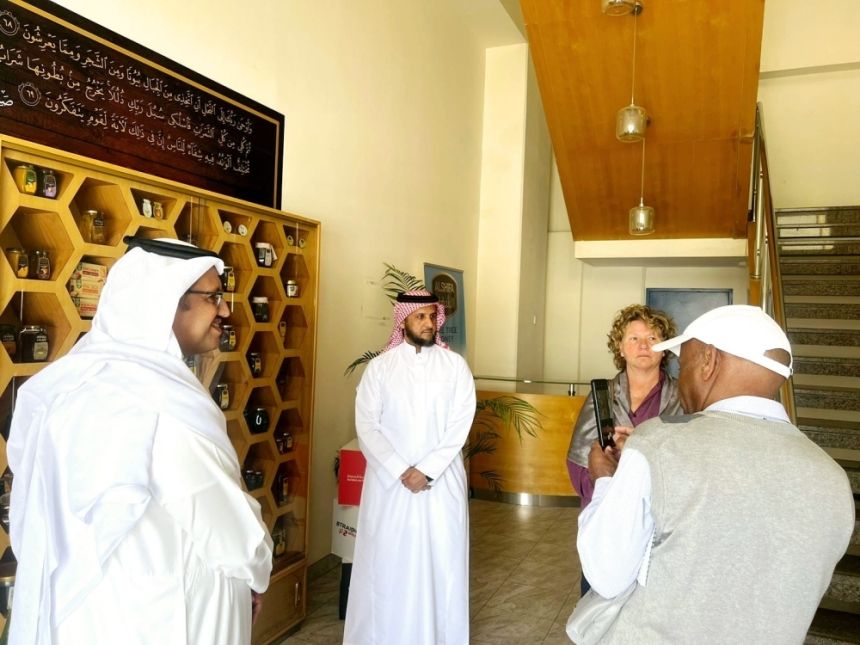 خبراء من "الفاو" يبحثون حماية السلالة المحلية للنحل بمكة المكرمة