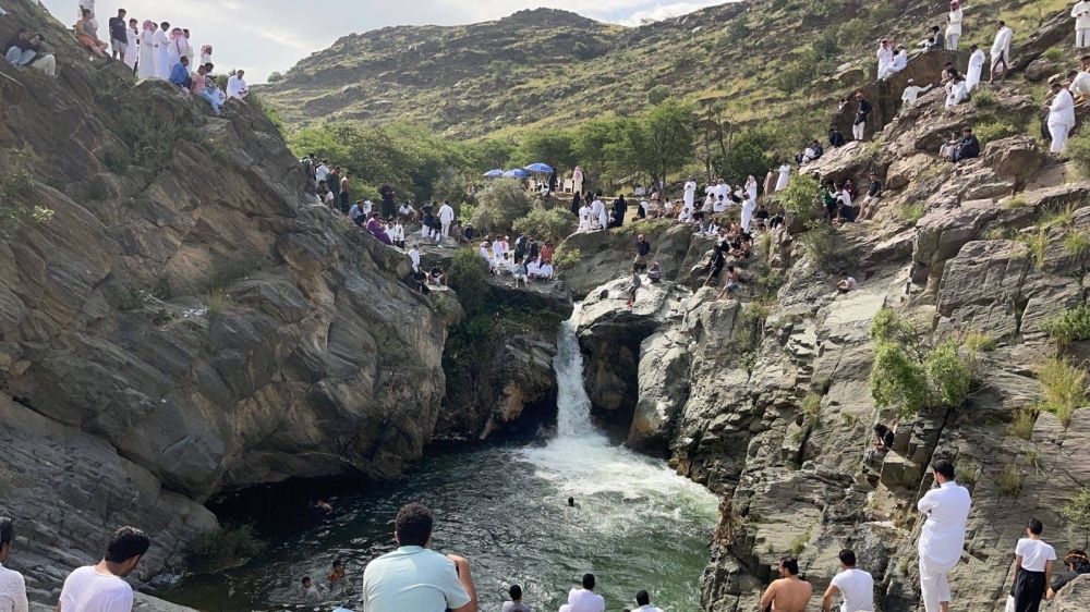 العبث يشوه المتنزهات البرية