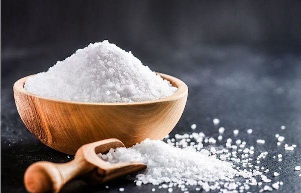 الكمية الصحية للملح يوميًا.. وأضرار الإفراط فيه