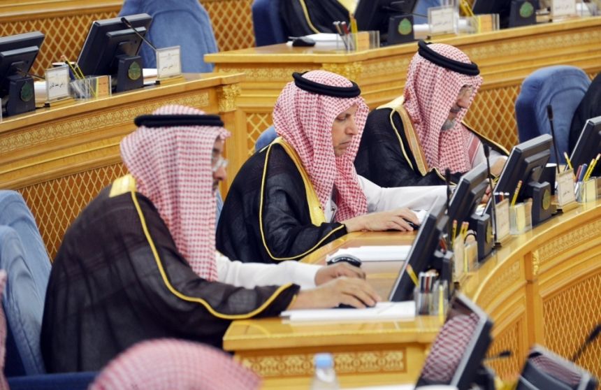 "الشورى" يطالب بتنويع وتجويد برامج التطوير المهني المقدمة للمعلمين