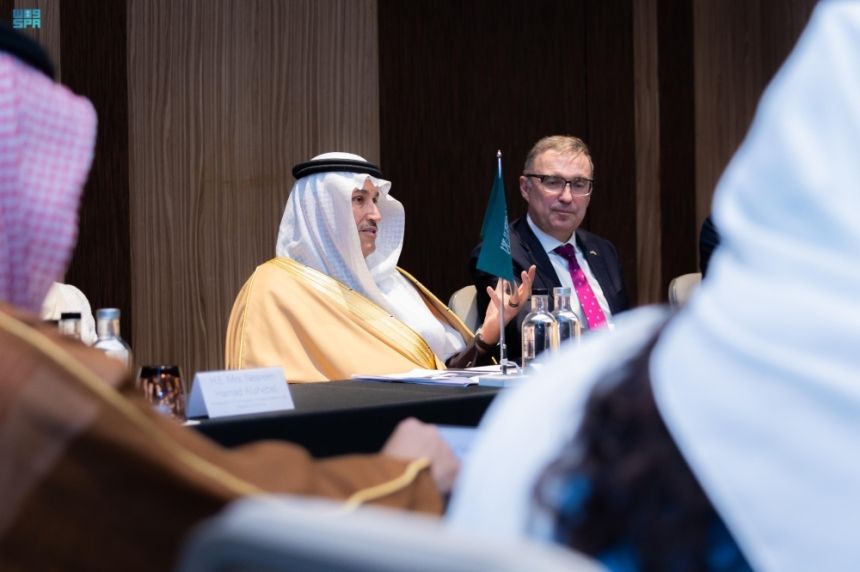 وزير النقل يبحث الفرص الاستثمارية مع القطاعين الحكومي والخاص في إستونيا