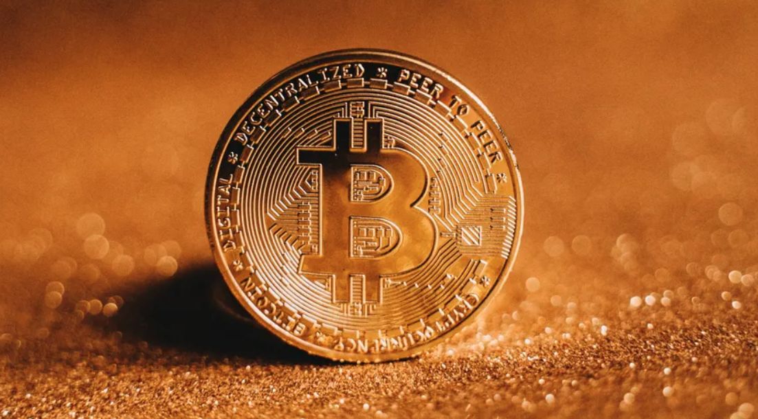 وضع السوق: هل يستعد سعر البيتكوين للارتفاع في ظل التوقعات بخفض أسعار الفائدة؟