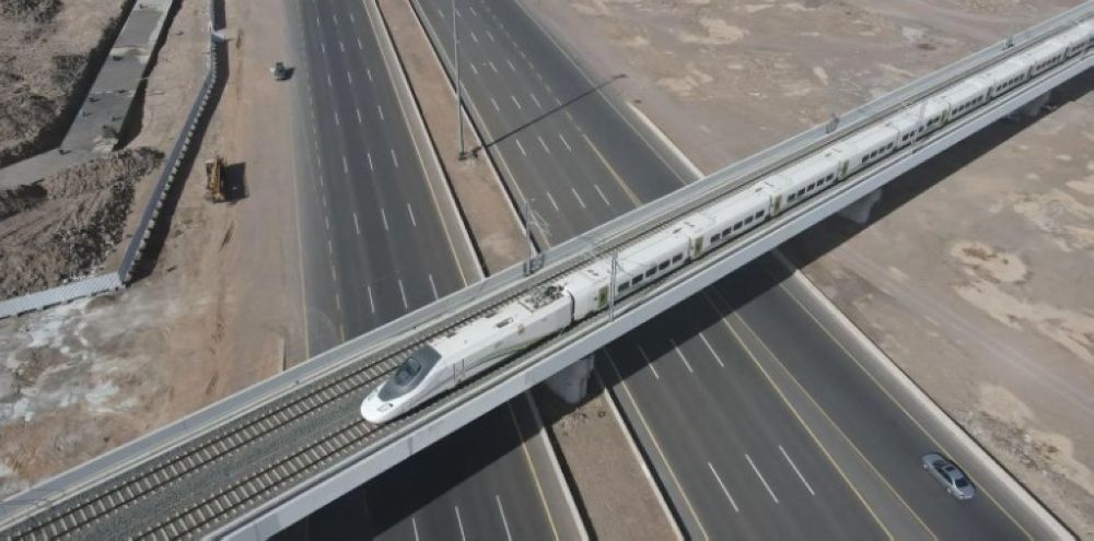 طريق الهجرة.. شريان حيوي لتنقل ضيوف الرحمن بين مكة المكرمة والمدينة