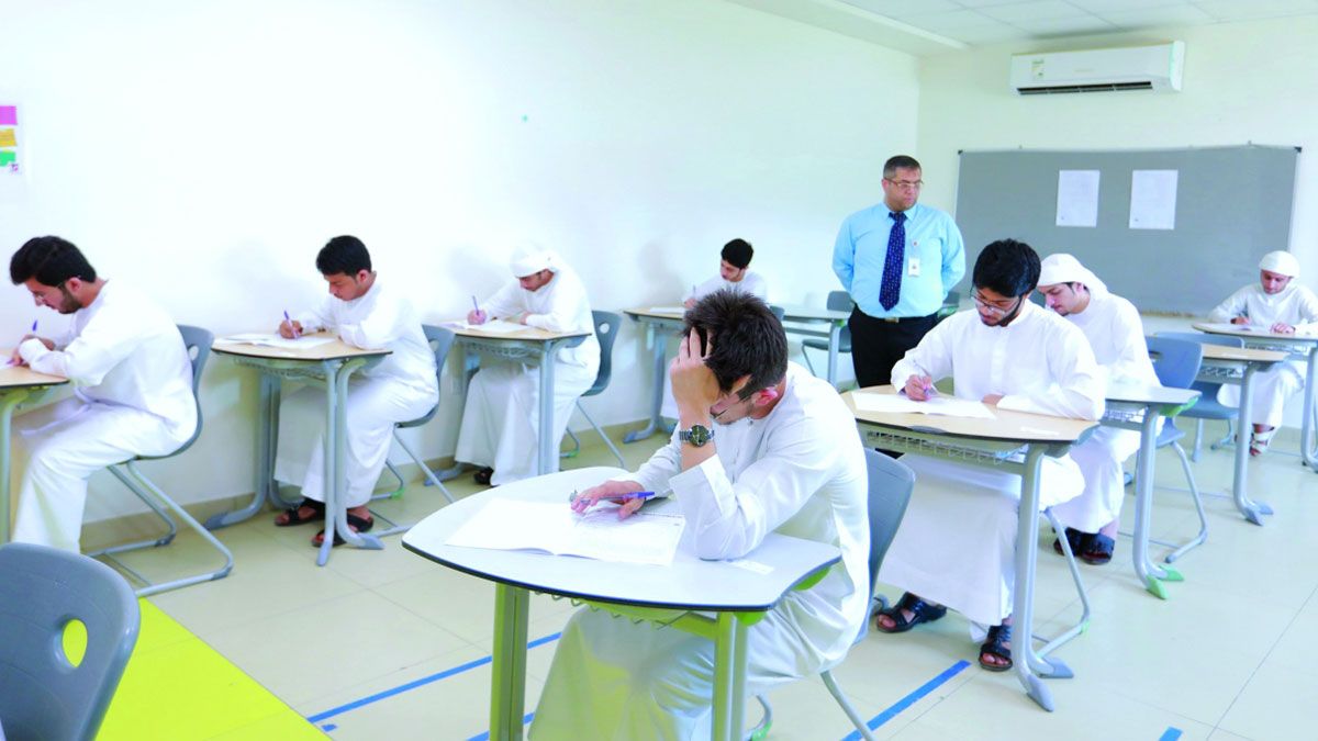 الامارات | توفير 400 مقعد للطلبة الإماراتيين المتميزين في دبي