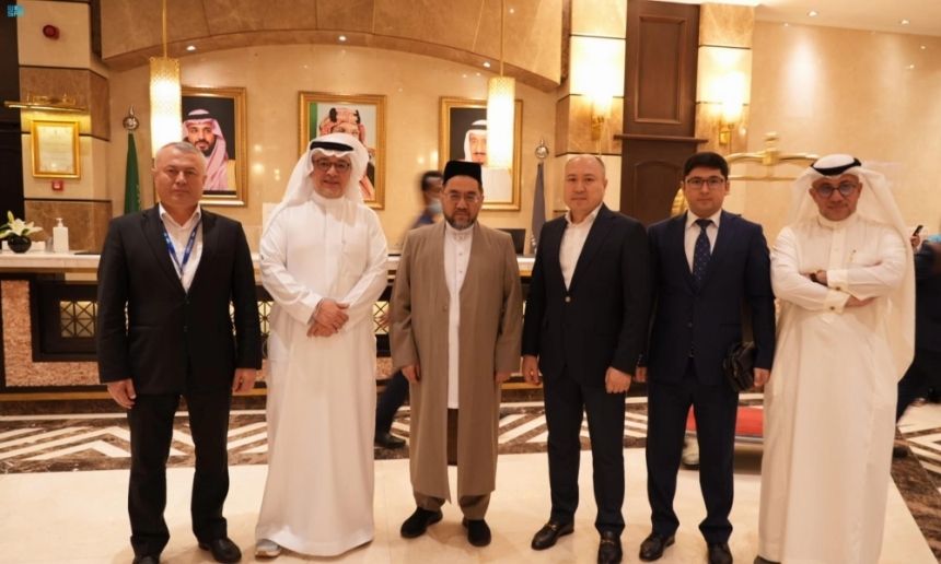 وصول الفوج الأول من حجاج أوزباكستان إلى مكة المكرمة