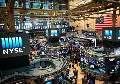 مؤشرات الأسواق الأمريكية تغلق على انخفاض