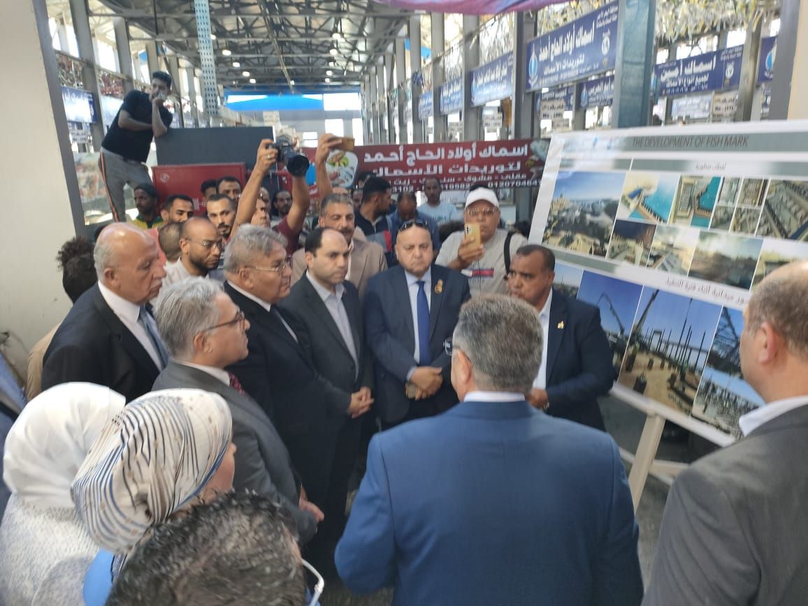 وفد محلية النواب يتفقد مشروعات إسكان ومحطة تحلية مياه وأسواق بالبحر الأحمر