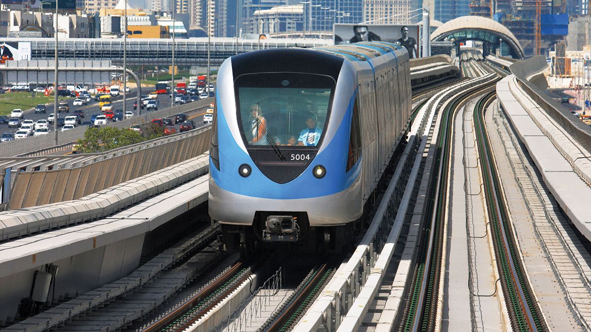 الامارات | "طرق دبي" تعلن عودة جميع محطات المترو إلى الخدمة