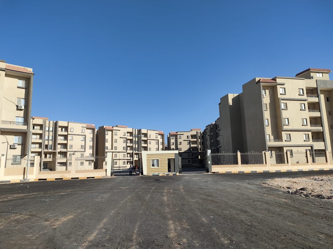 وفد محلية النواب يتفقد مشروعات إسكان ومحطة تحلية مياه وأسواق بالبحر الأحمر