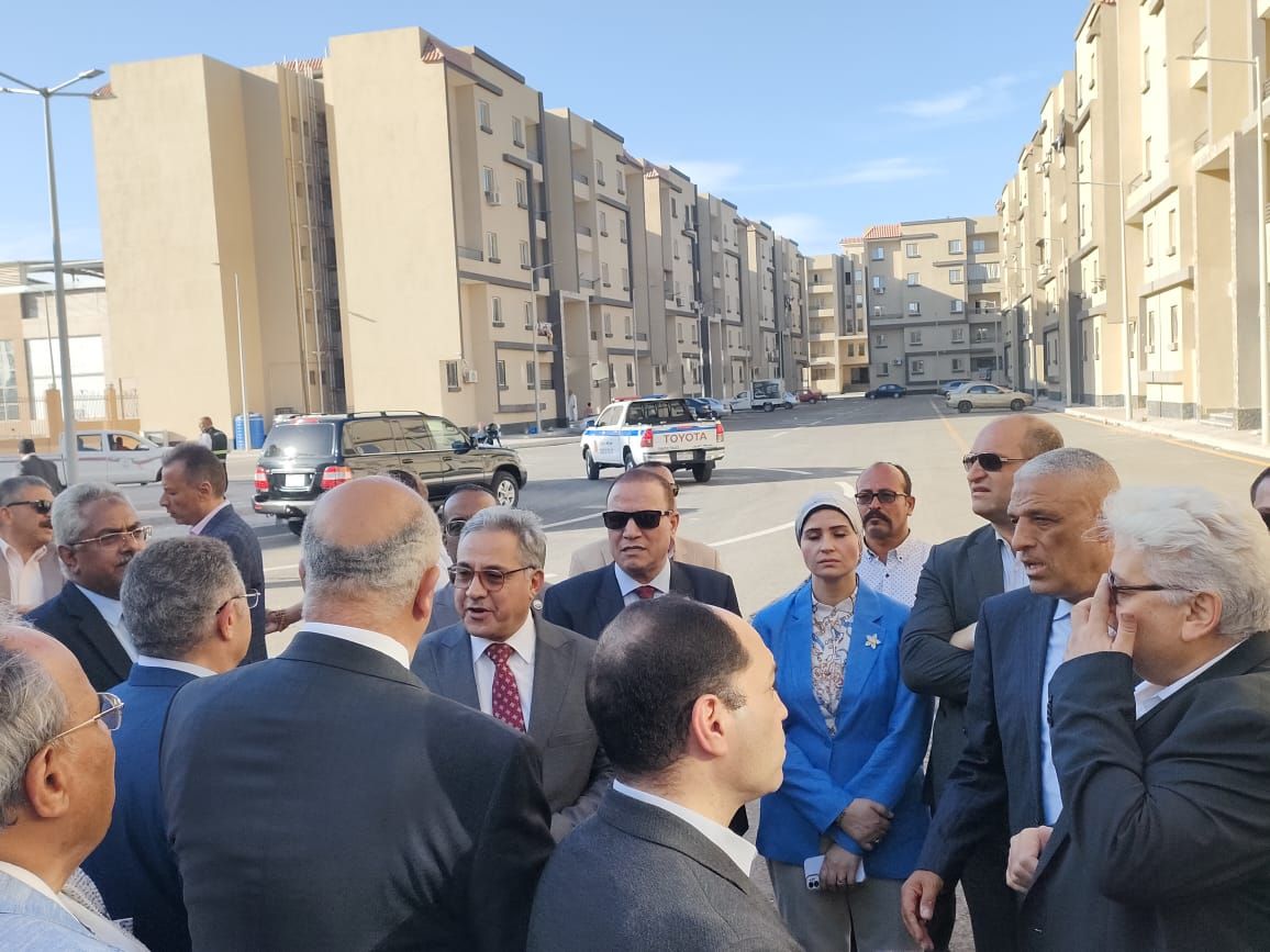 وفد محلية النواب يتفقد مشروعات إسكان ومحطة تحلية مياه وأسواق بالبحر الأحمر