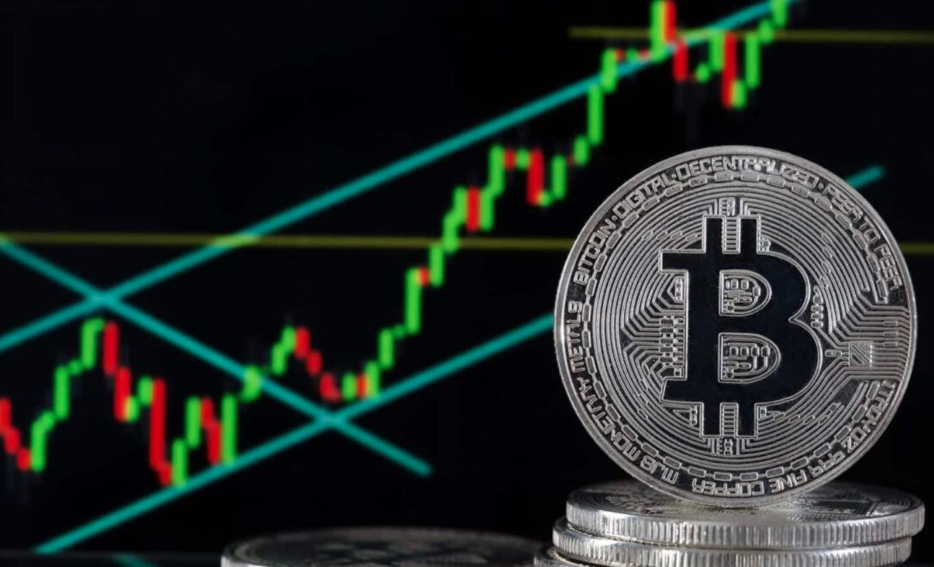 وضع السوق: سعر البيتكوين يحاول العودة لمستوى 70 ألف دولار والايثيريوم يحافظ على مستوى 3700 دولار