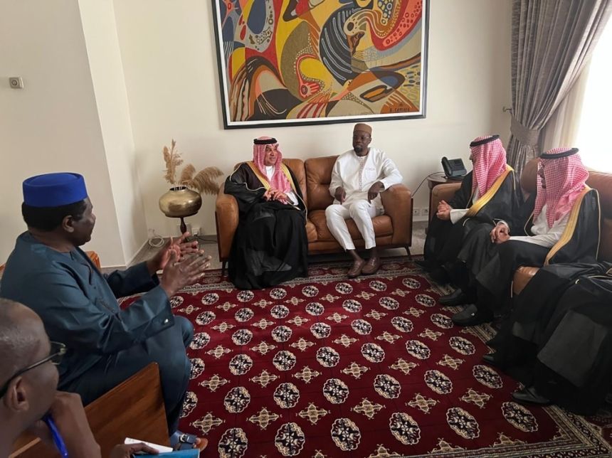 رئيس وزراء السنغال يبحث مع وفد "الشورى" سبل تعزيز التعاون