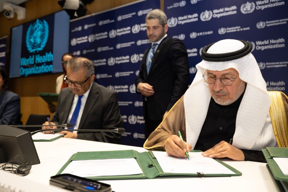 "الربيعة" يدعو لإيجاد طرق مبتكرة للشراكة مع "الصحة العالمية" بالأزمات