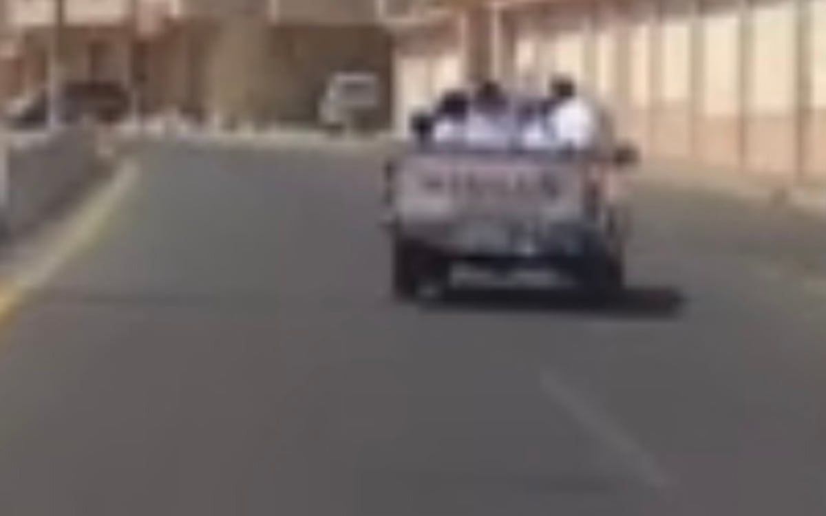 حدثٌ عرَّض حياة 4 مراهقين للخطر.. "مرور مكة" تستدعي قائد مركبة خالف التعليمات