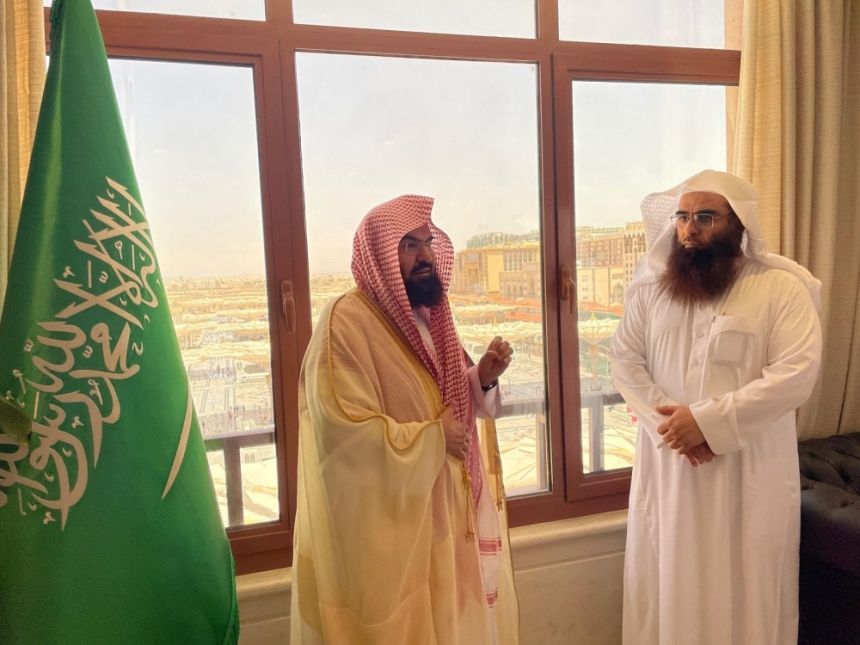 السديس: خدمة الزائر وإثراء تجربته الإيمانية مرتكز أساسي في خطة موسم الحج