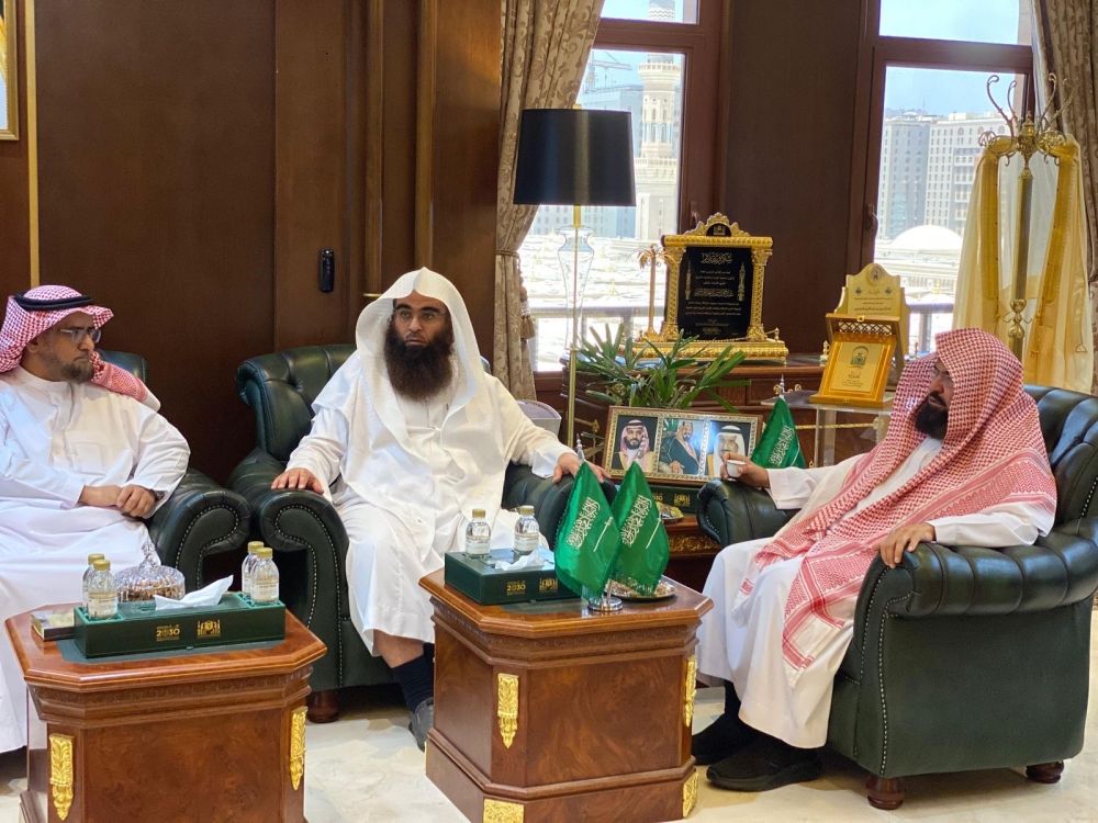 السديس: خدمة الزائر وإثراء تجربته الإيمانية مرتكز أساسي في خطة موسم الحج
