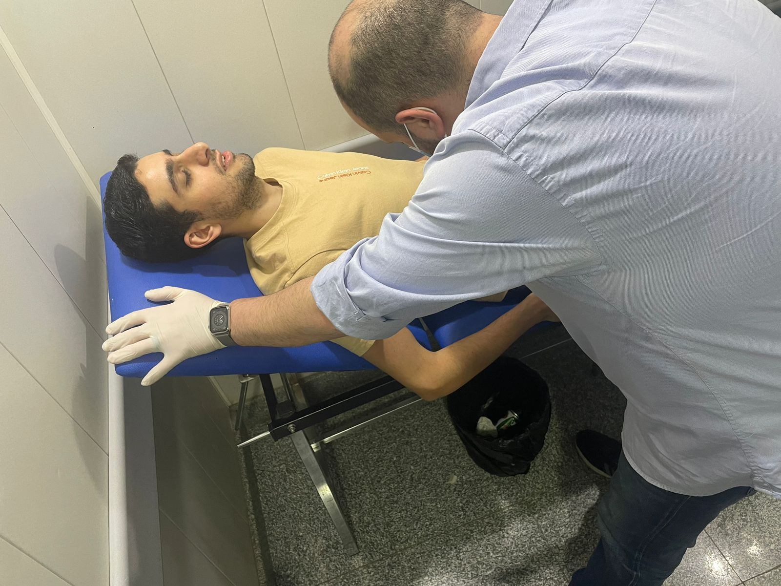 تيام مصطفى قمر يتعرض لوعكة صحية ووالده: الحمد الله حاليا بخير