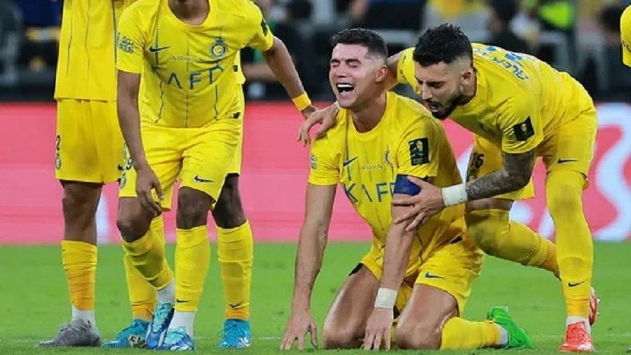 الامارات | الأسطورة يثير الشفقة.. كريستيانو رونالدو يذرف الدموع وينهار بعد خسارة النصر (فيديو)
