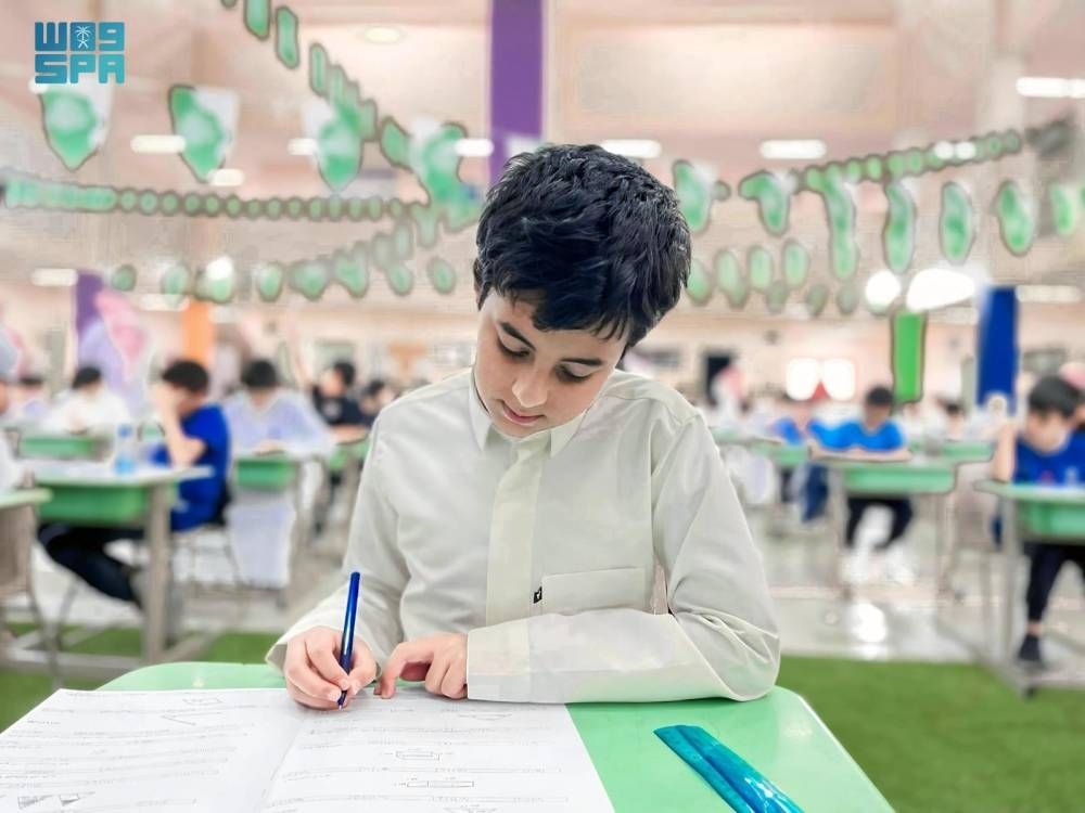 آليتان لتصحيح إجابات الطلاب ومرتبتا شرف لخريجي المسارات