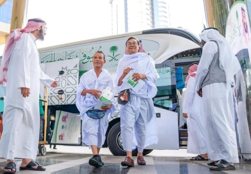 بالصور.. استقبال مميز لأولى طلائع ضيوف خادم الحرمين الشريفين للحج