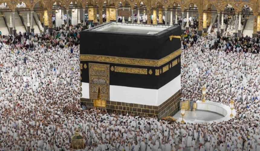 موصيًا ضيوف الرحمن.. السديس: بادروا بالتوبة واجتنبوا المحرمات وشواغل الأوقات