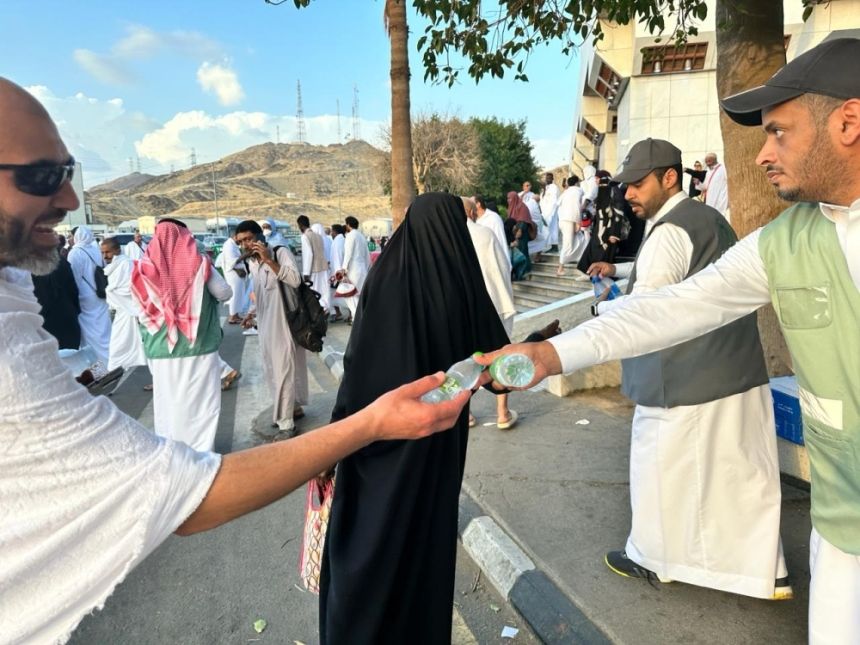 من أرشيف "اليوم".. هكذا تطورت خدمات المياه بالمشاعر المقدسة