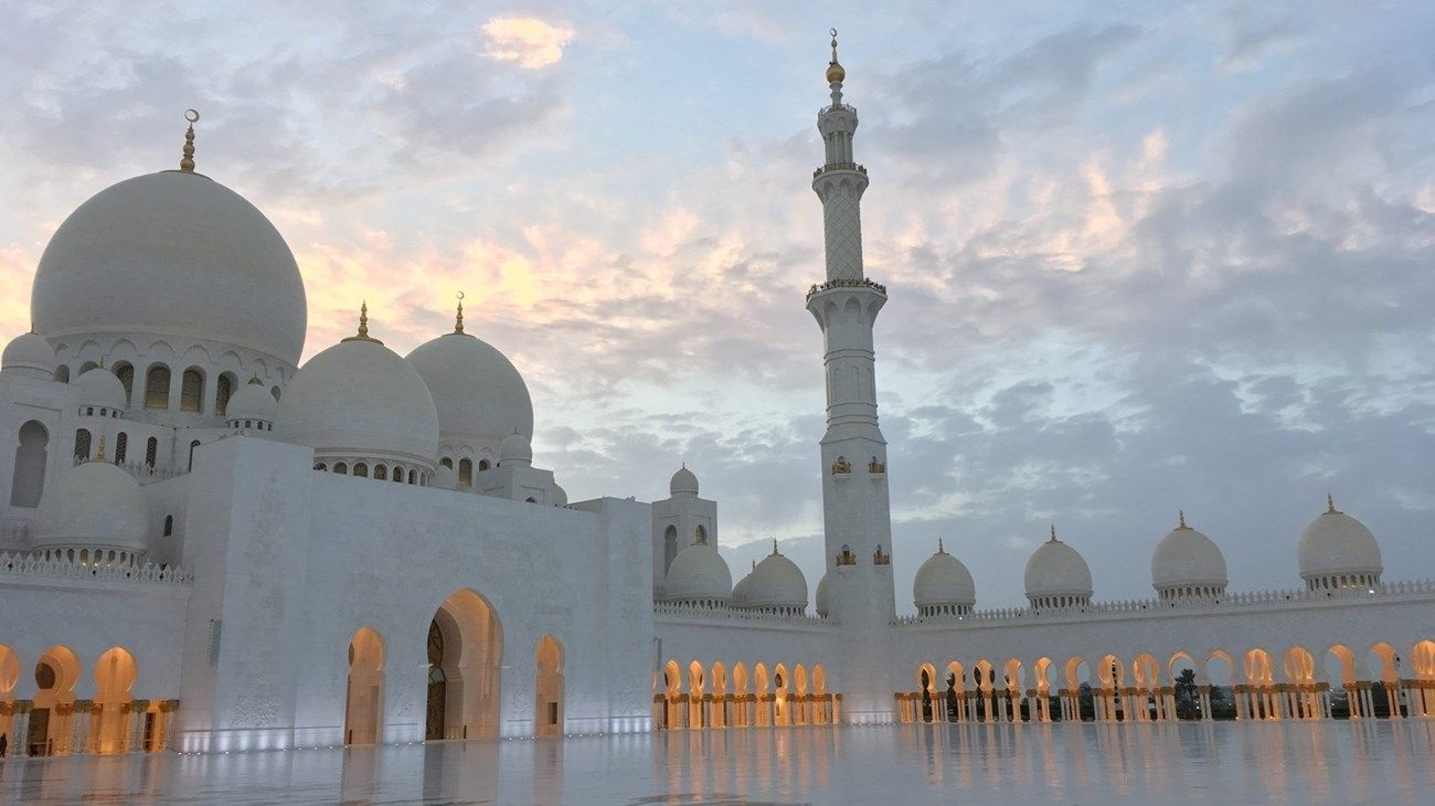 الامارات | اعتماد إجازة عيد الأضحى لموظفي حكومة أبوظبي