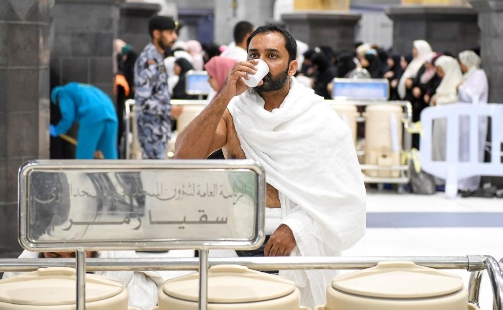 من أرشيف "اليوم".. هكذا تطورت خدمات المياه بالمشاعر المقدسة