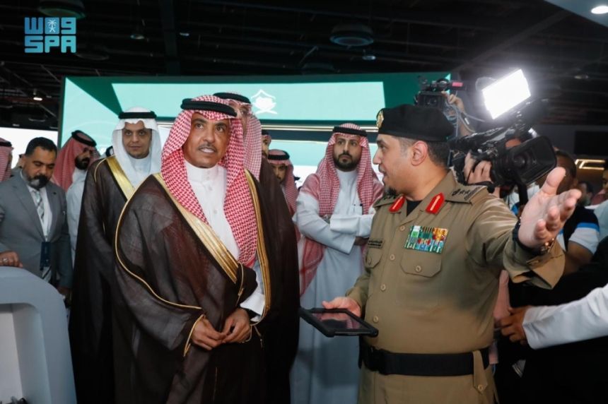 مكة المكرمة.. وزير الإعلام يزور جناح "الداخلية" في ملتقى إعلام الحج