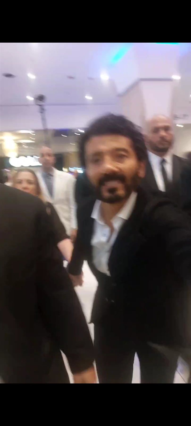 خالد النبوي على خطى عمرو دياب.. ممنوع الاقتراب أو التصوير (فيديو)